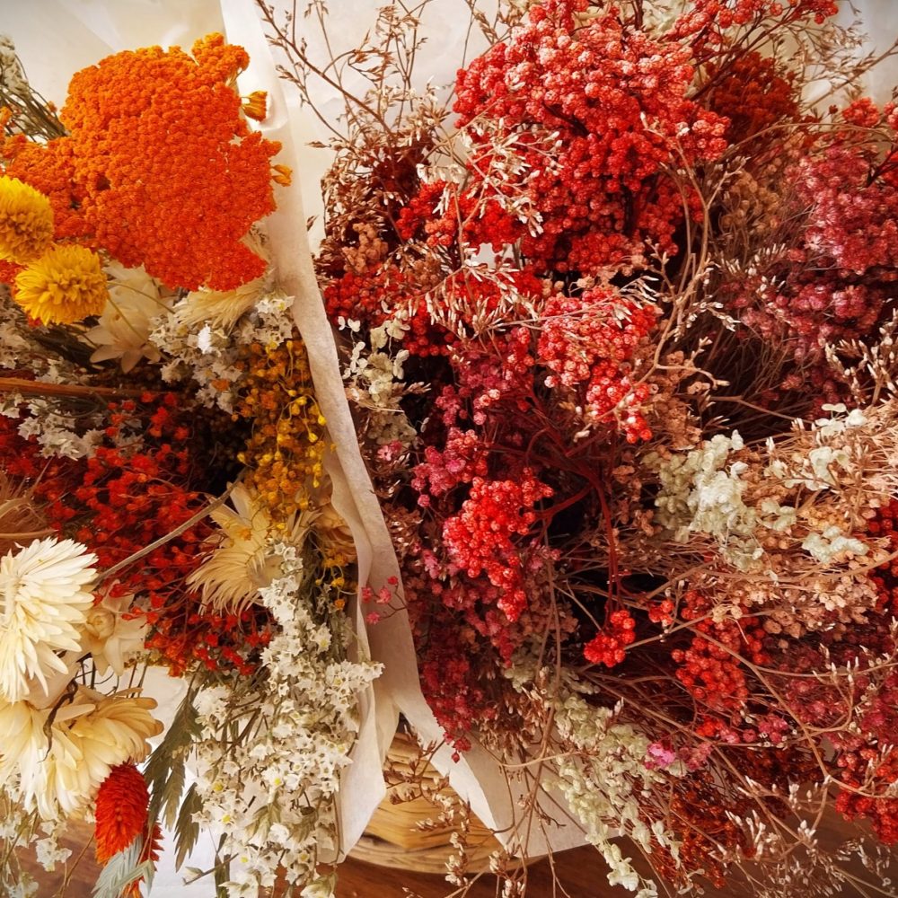 Quelles fleurs séchées choisir selon la saison ? Guide complet pour une décoration naturelle toute l’année