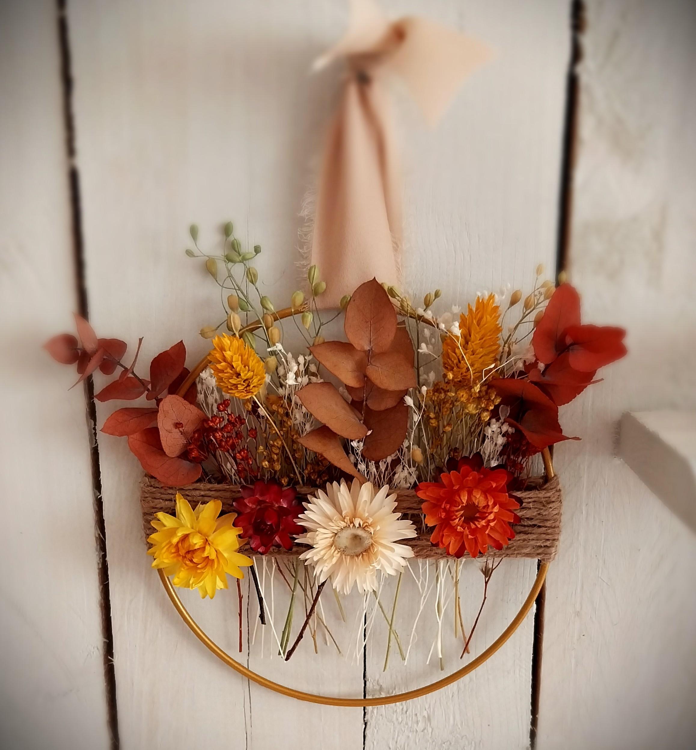 Couronne de fleurs séchées automnale Hely orange avec fil de jute