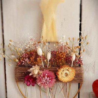 Petite couronne de fleurs séchées Hely rose